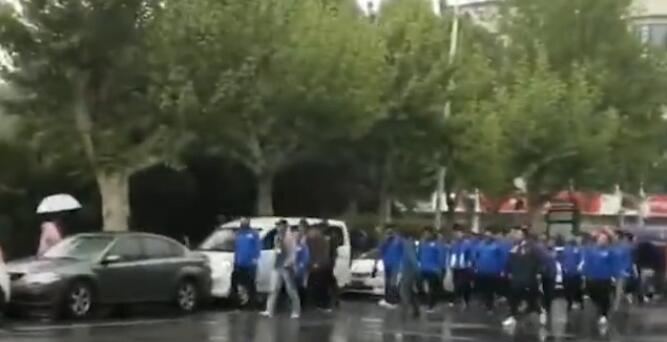 苏宁球迷和申花球迷打架,建业苏宁球迷打架