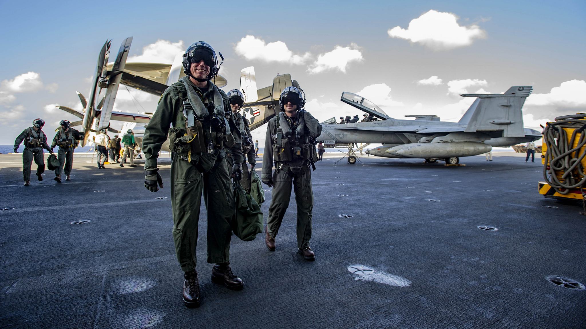谈钱伤感情，美总统却要日本多付4倍保护费，安倍只得吞下苦果