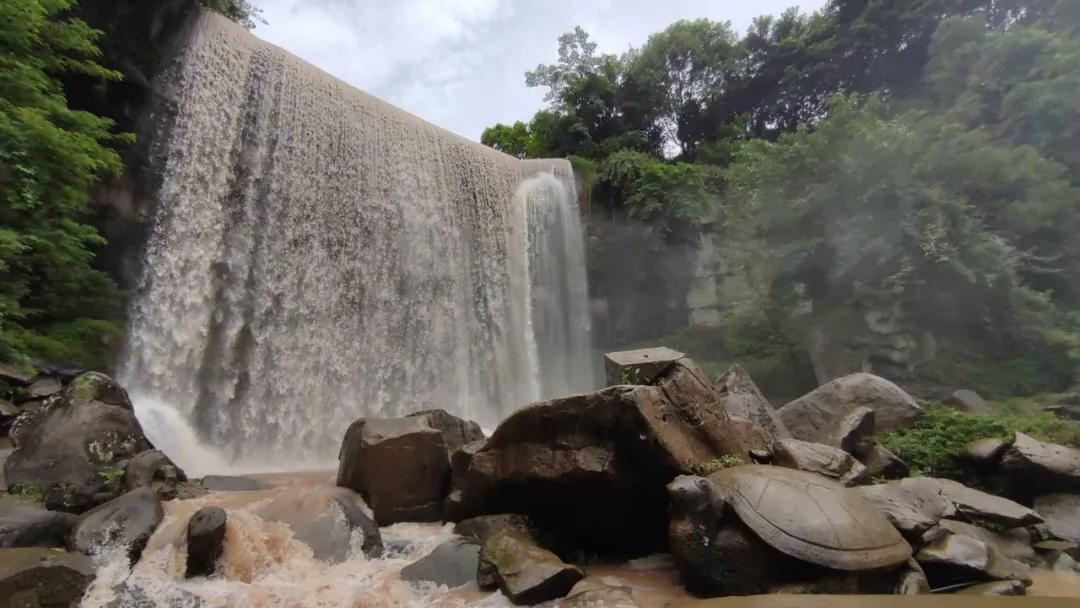 济南惊现黄果树瀑布般美景,惊现黄果树瀑布