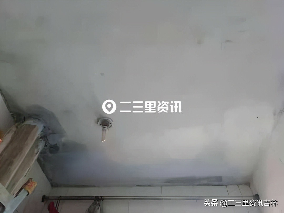 屋子漏水物业公司不给修怎么办,屋顶漏水物业公司该管吗