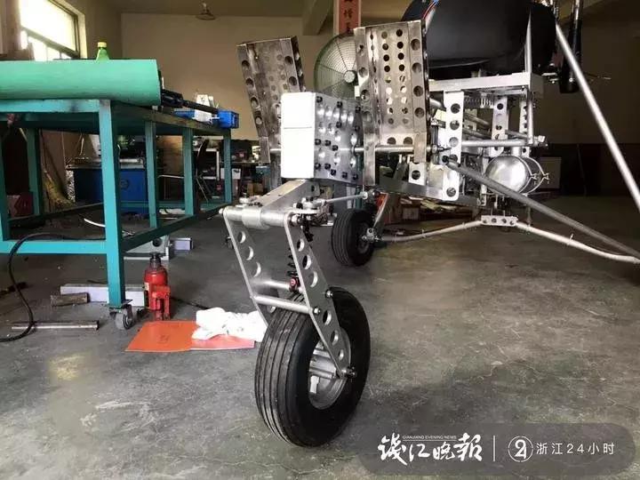 这真要上天啊！杭州萧山小伙辞职在家疯狂造飞机：“哪个胆子大，我带他一起飞！”