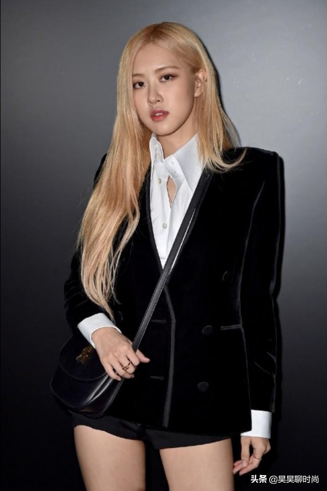 金发西装朴彩英,朴彩英金发白衣图