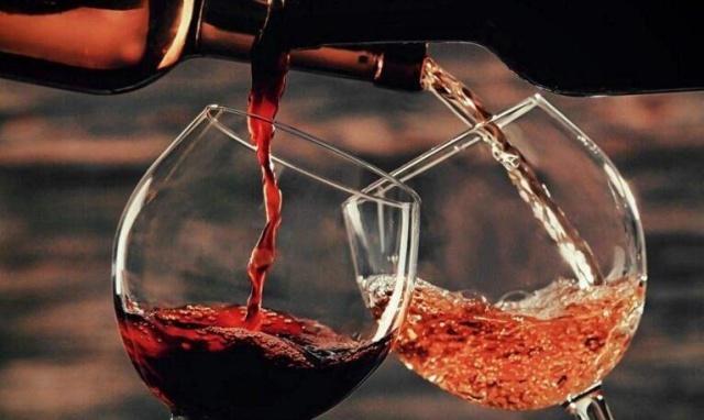 如何鉴别真假红酒的方法 (怎样辨别真假红酒的方法)