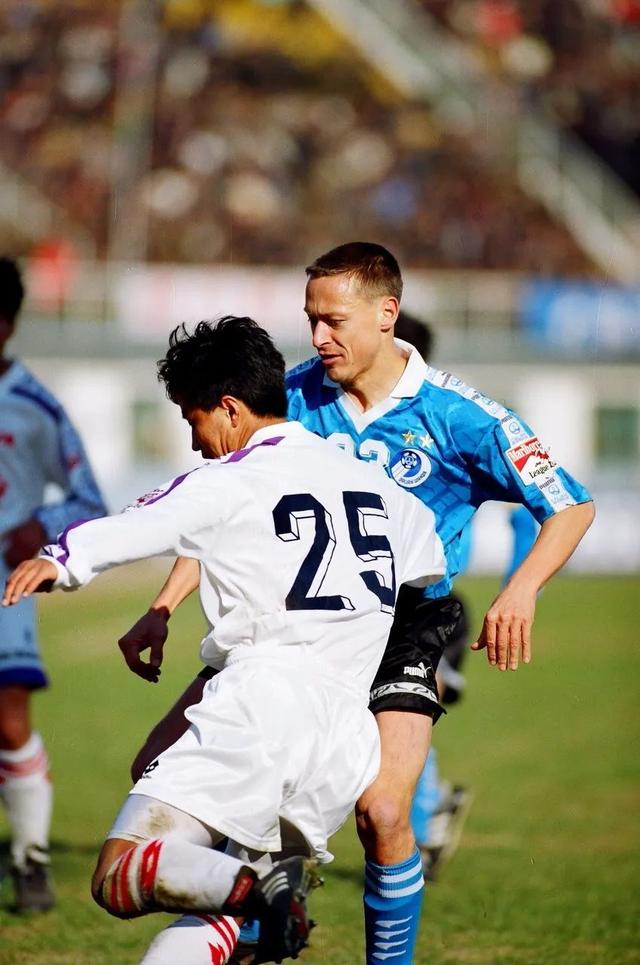 佩莱、金斯、汉斯等等那些曾为大连足球而战的瑞典人，现在好吗？