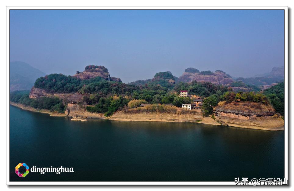 航拍一个小村庄的视频,航拍一个美丽的小山村