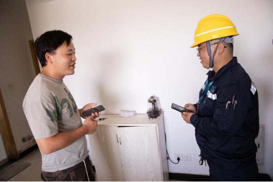 致敬高温天气下拼命工作的人,致敬在高温天气下工作的人