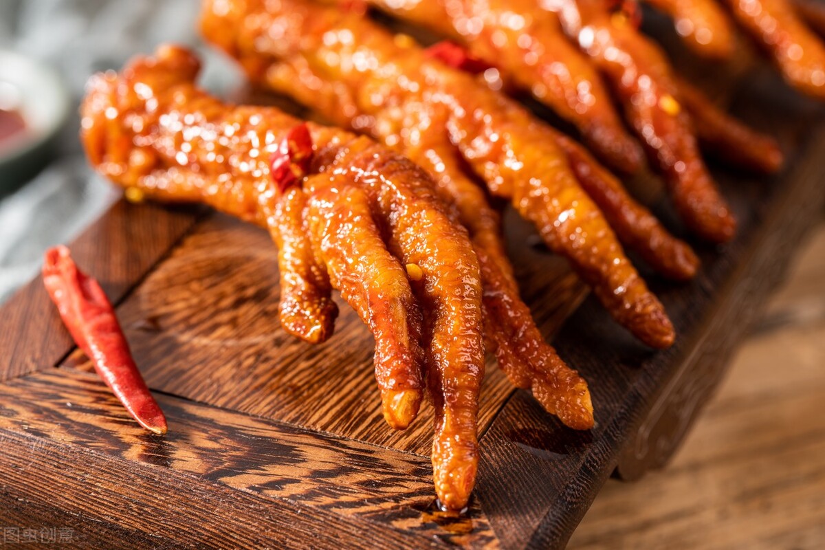 35一斤的鸡爪能有多少钱的利润,摆摊第一天卖鸡爪吸引人的新点子