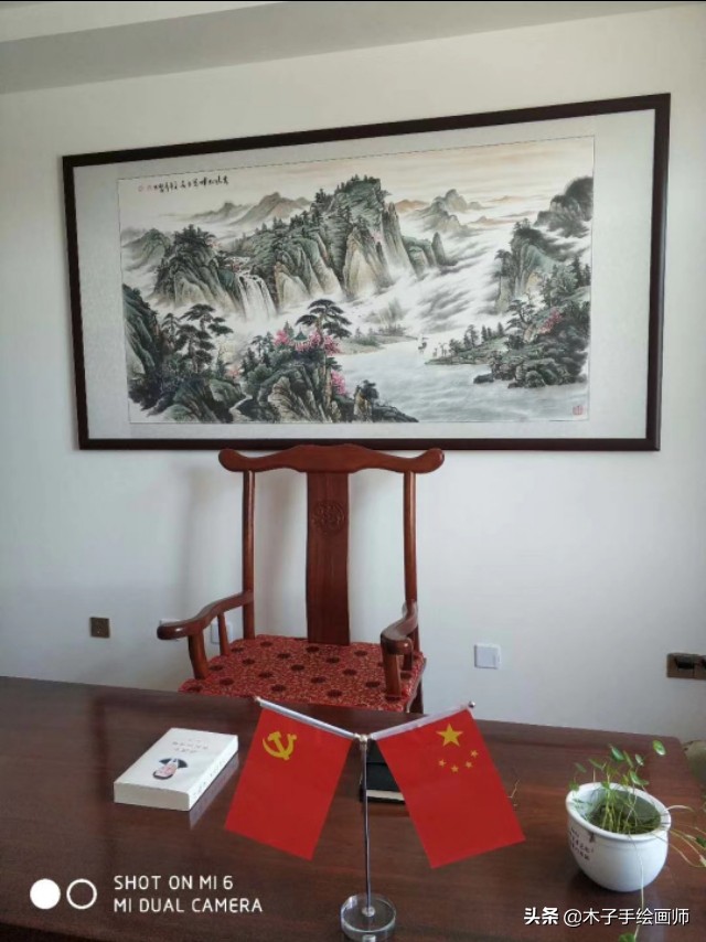适合背景墙挂的山水画,极简风客厅背景墙挂山水画