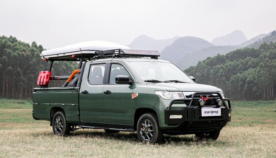 终于亮相，自带龙门架，能装车顶帐篷，带你看五菱*途征**“野营版”