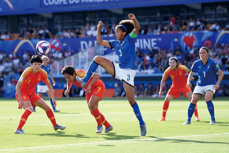 中国女足王霜采访记录,采访女足王霜视频完整版