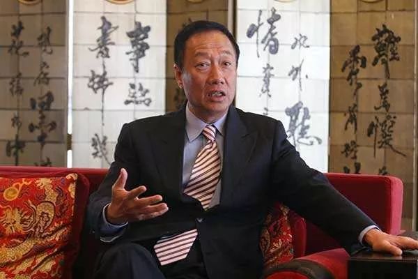 鸿海郭台铭创业史,鸿海集团郭台铭卸任最新消息