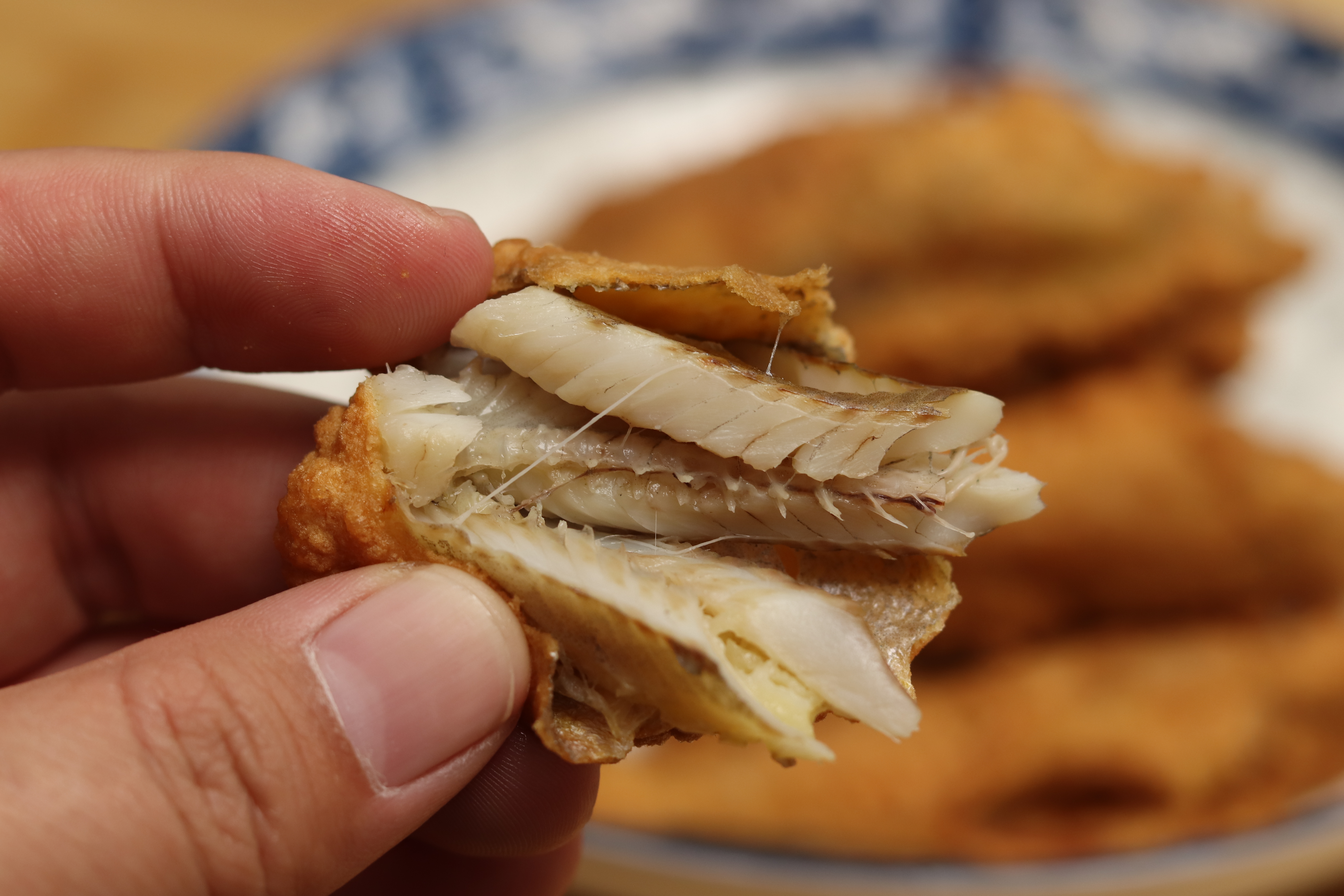 炸鱼用油跟淀粉的做法,炸鱼时用什么淀粉好