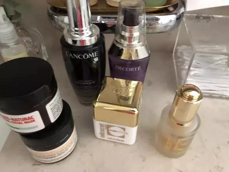 让我看看你的梳妆台吧，护肤品买大瓶+空瓶回购才是真爱