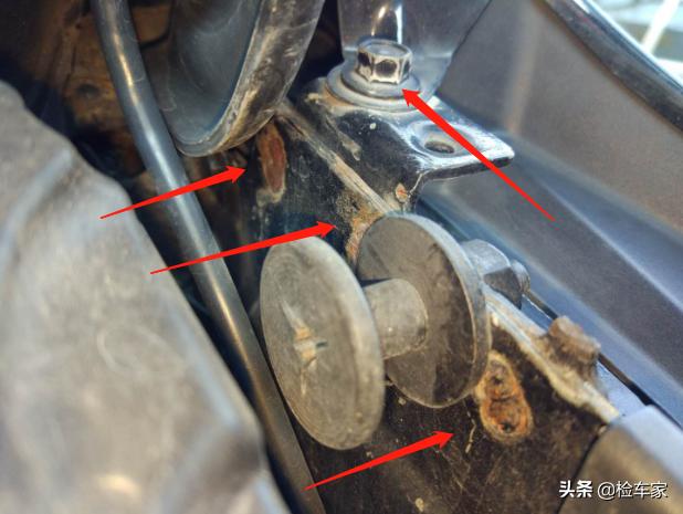 2万公里贬值80多万，45万买辆V8+6.4L的JEEP大切诺基SRT还值吗？