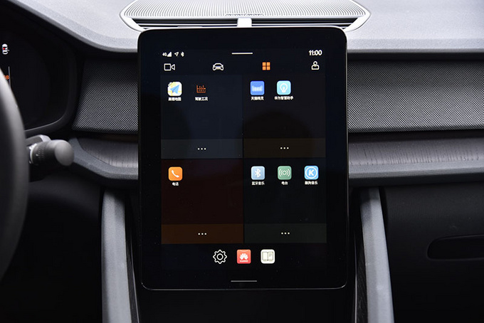 极星2首发版和24款有什么不同,极星2车机芯片