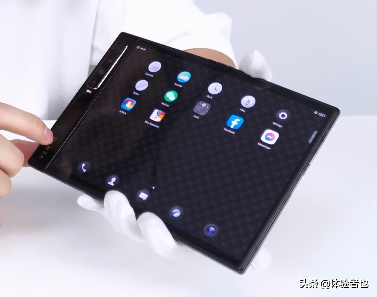 vertu新款折叠屏5g手机低折扣促销,vertu手机新款折叠屏