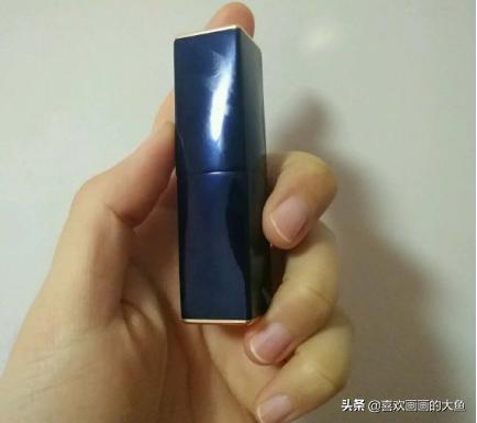 大牌口红也有“缺点”！MAC涂不均匀，YSL“掉漆”严重，很low