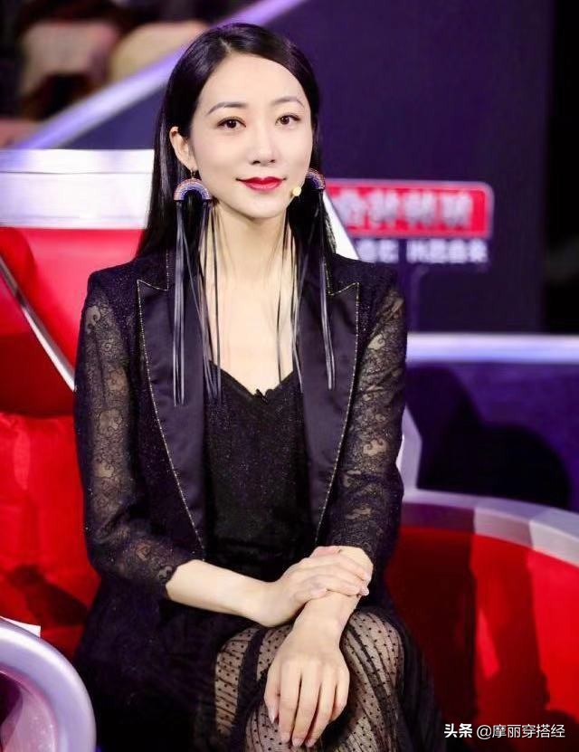 气质v领连衣裙精致迷人秀锁骨,韩版修身显瘦锁骨露肩v领上衣