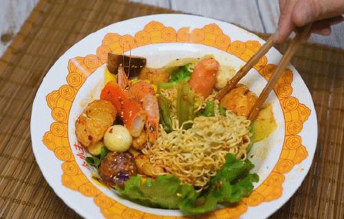 徐州四小美女代言的“干拌麻辣烫”，现请全城小主们来品鉴！