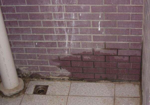 阳台渗水补漏防水方法,阳台外边缘渗水有加长防水管吗