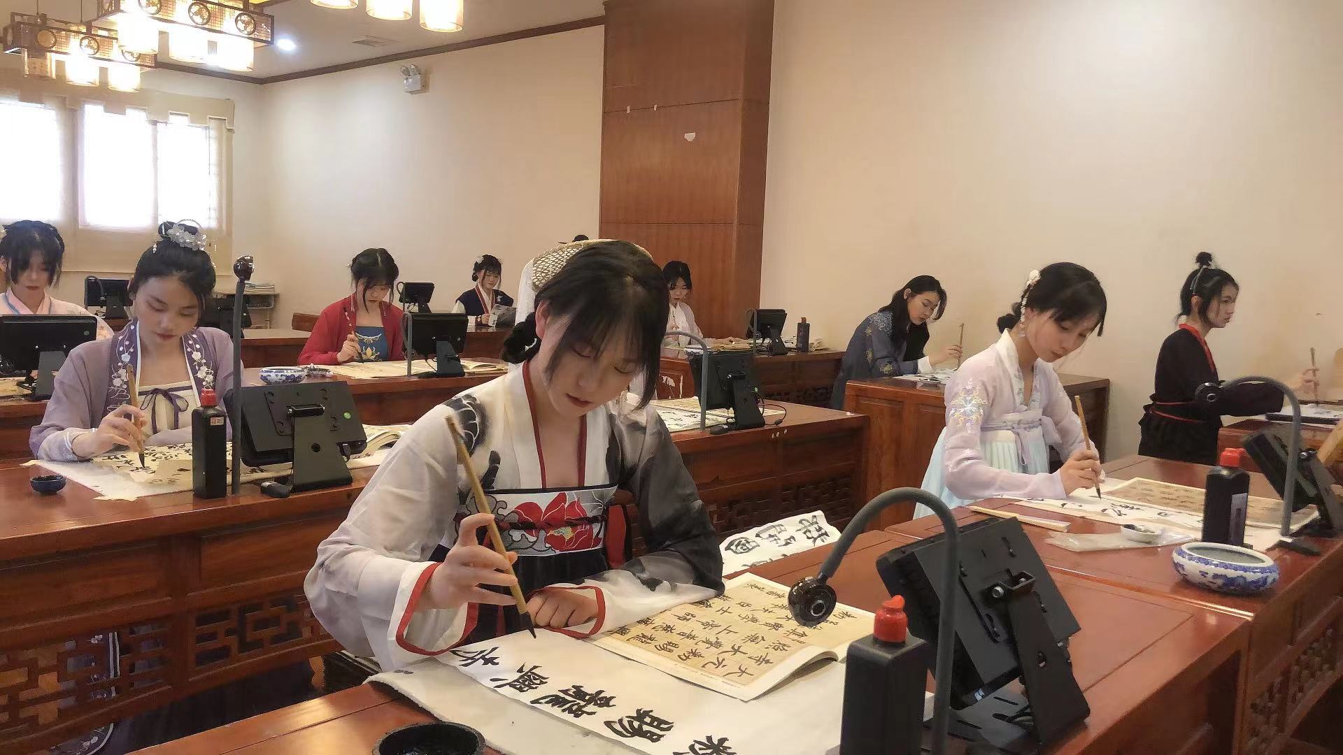 不负遇见，在郑州市第二十四中学成就彼此最美未来