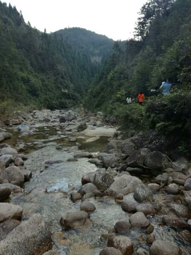 石磨岭峡谷,石磨岭