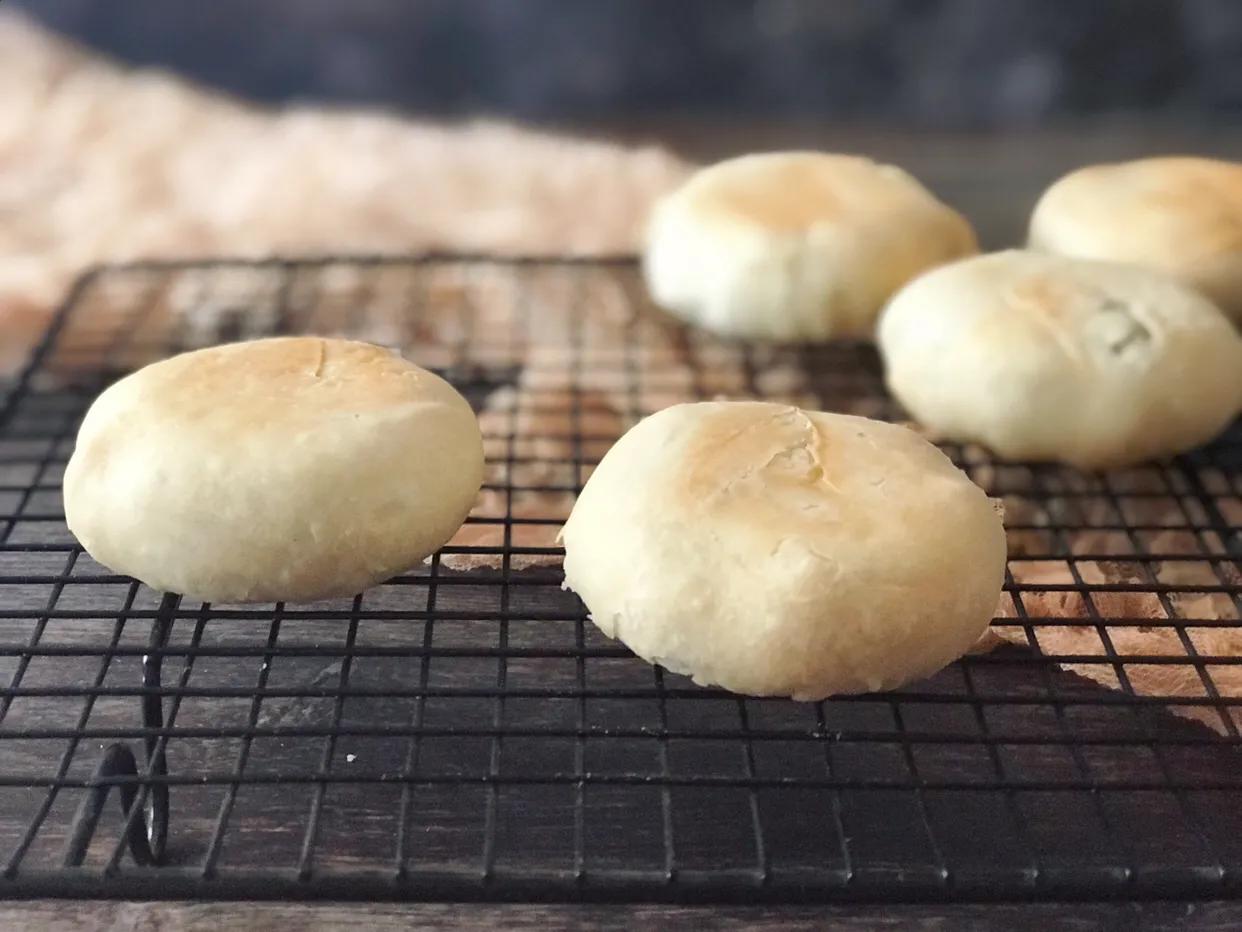 绿豆卷饼怎么做又软又好吃,绿豆红豆饼的制作方法视频