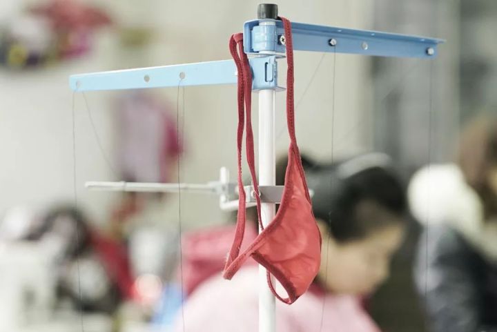 90后小伙休学创业,90后卖内衣赚3亿