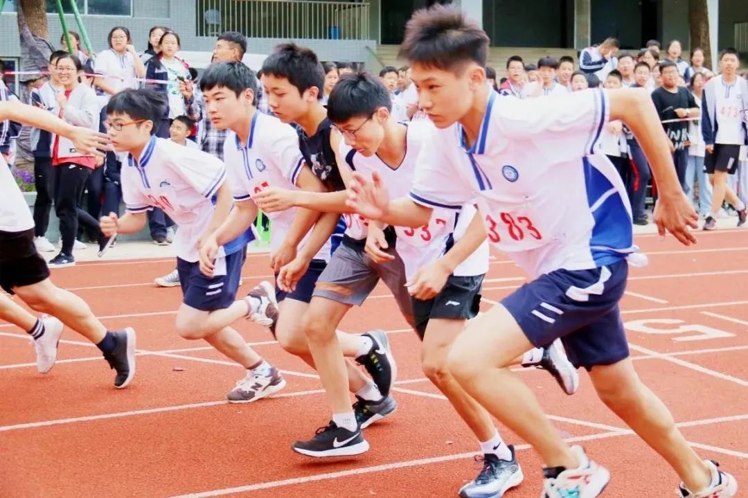 穿上跑更快、跳更远？“考试神鞋”背后的“料”来了