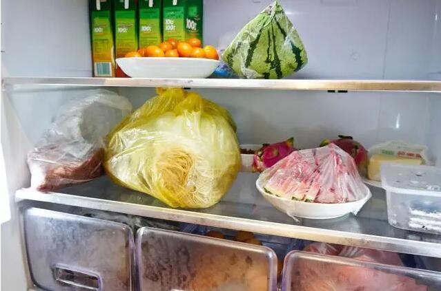 买冰箱是买直冷的好？还是风冷的好？看看耗电量，感觉老版更合适