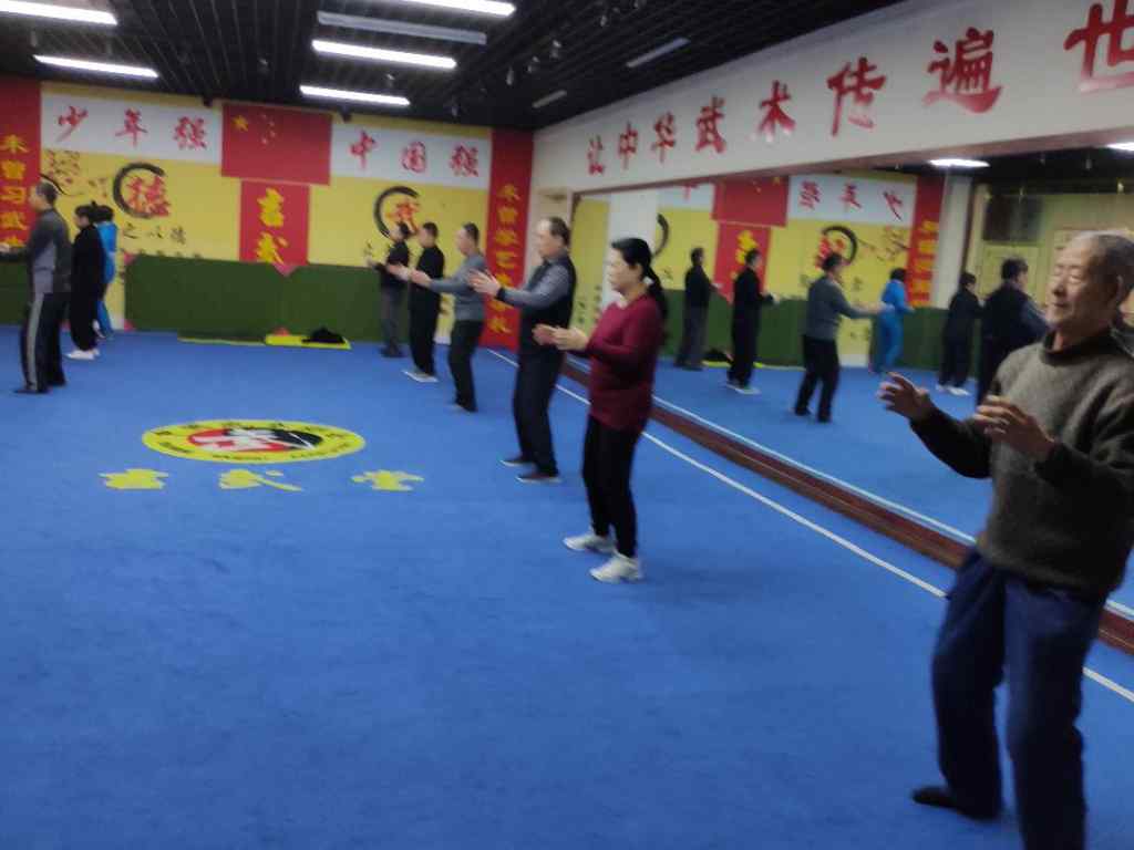 站桩后为啥血压越来越高,站桩后脚底发麻怎么回事