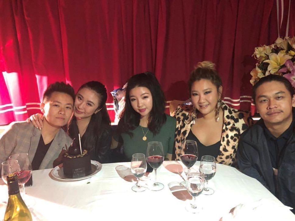 郑欣宜穿皮裙好看吗,郑欣宜高级感穿搭