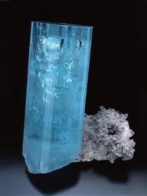 适合夏天的宝石颜色,颜色偏冷的宝石