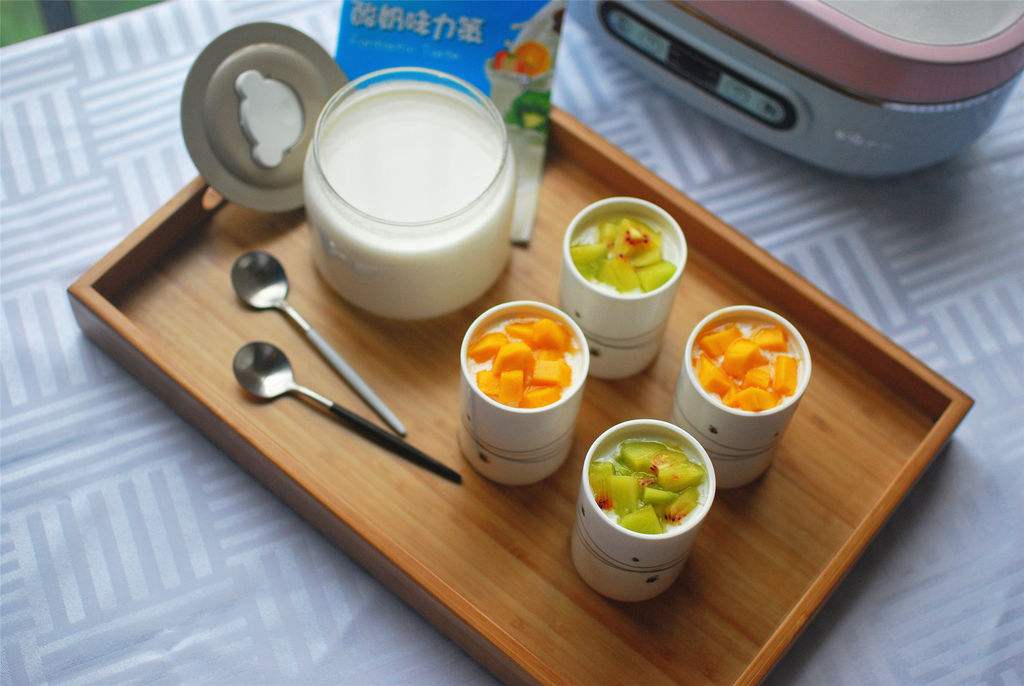 包装又好看又好喝的酸奶,包装很土但是巨好喝的酸奶