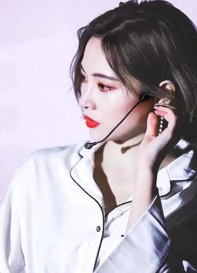 鞠婧祎穿的衣服是假货吗,鞠婧祎穿假货