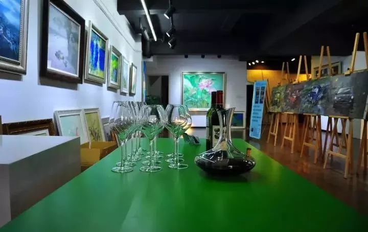 喝红酒不能吃什么水果,柿子和什么水果不能同食