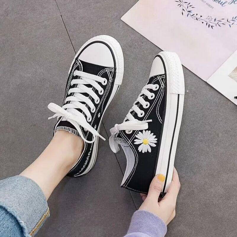 什么颜色的高帮帆布鞋比较百搭,低帮百搭时尚帆布鞋人本