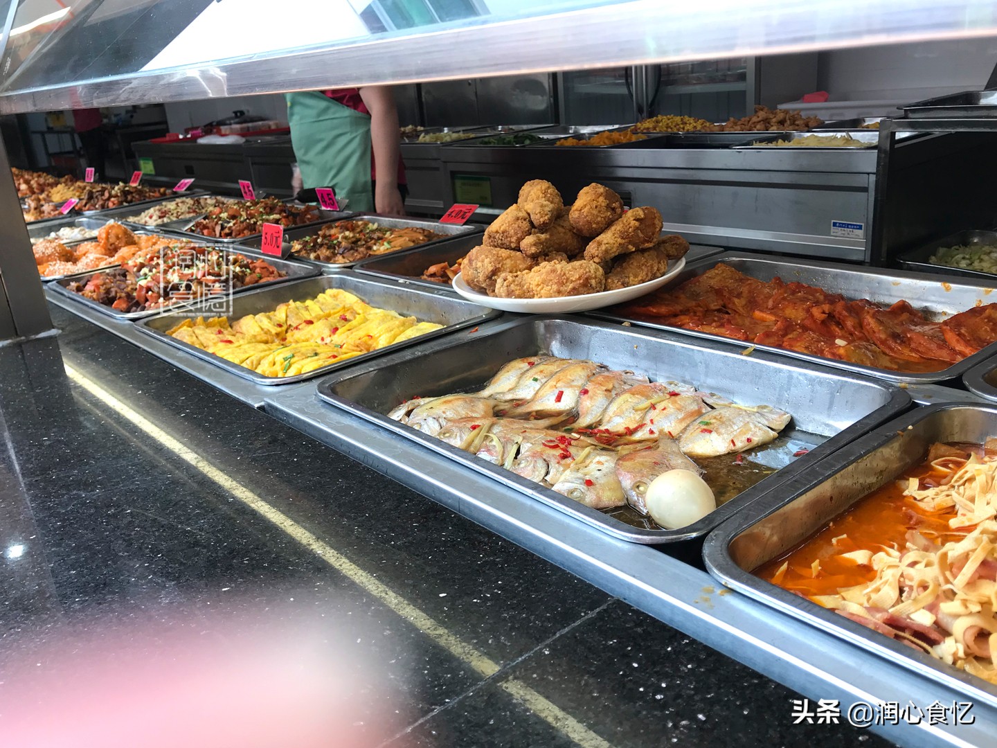 看了厦门大学食堂的伙食，才懂什么叫“不想毕业”，网友：好羡慕