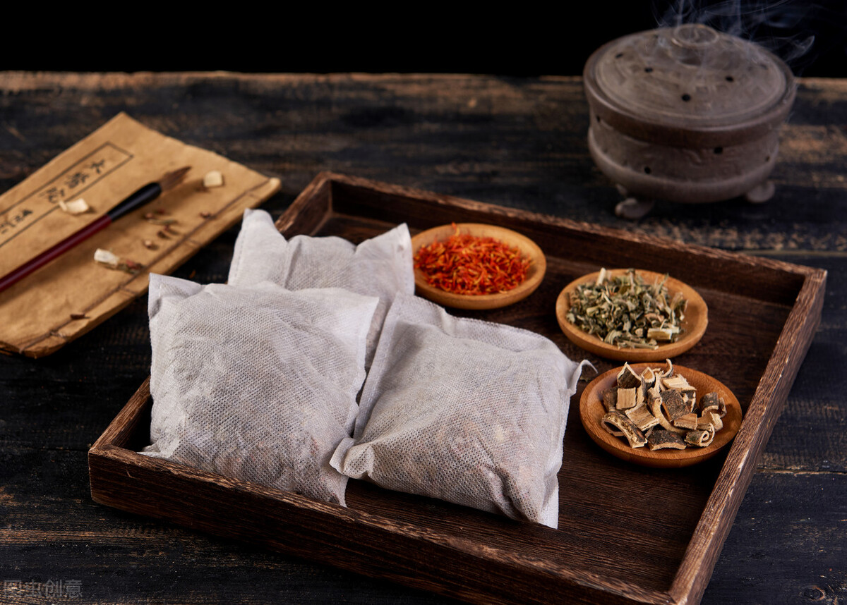 二十四节气立冬泡脚有什么好处,立冬了养生泡脚