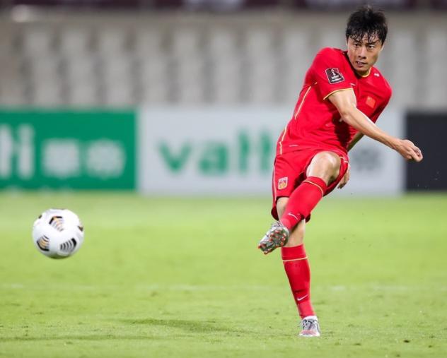 回顾国足精彩表现武磊双响绝杀,国足武磊进球得分