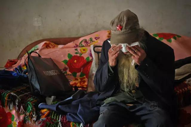 百岁做裸模！同居90后女友！他还曾援过朝，拾过荒，中过毒