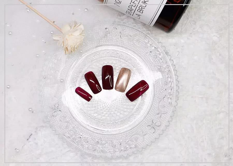 指甲油怎么搭配颜色才好看呢,新年款指甲油