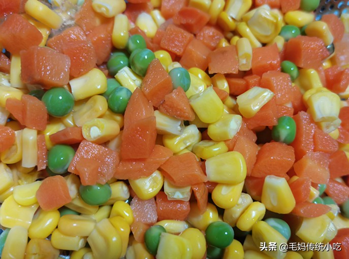 隔夜饭硬怎么炒,比较软的隔夜饭怎么炒好