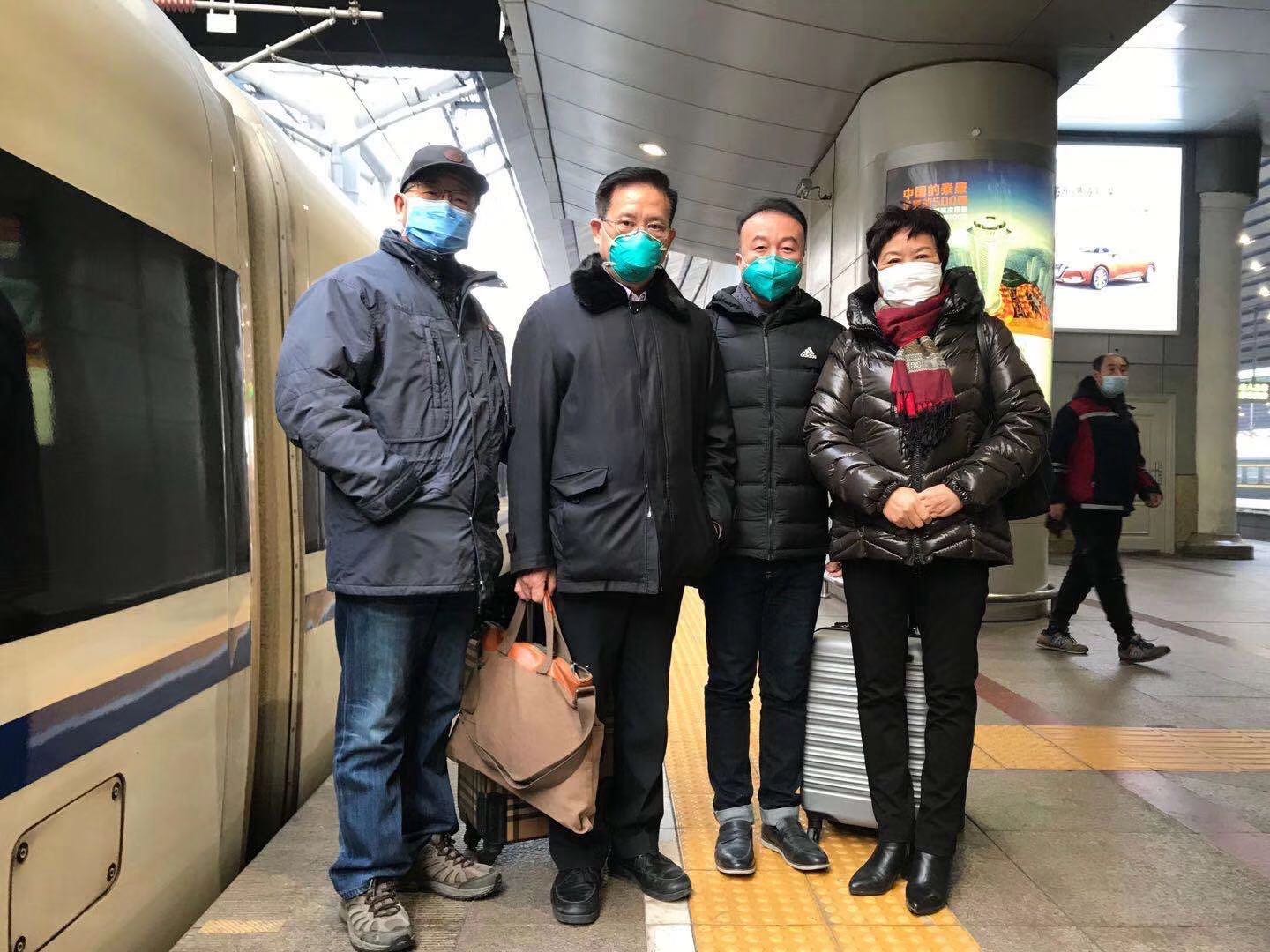 医者仁心，无私奉献。北京医护人员紧急赶赴武汉参加疫情救援