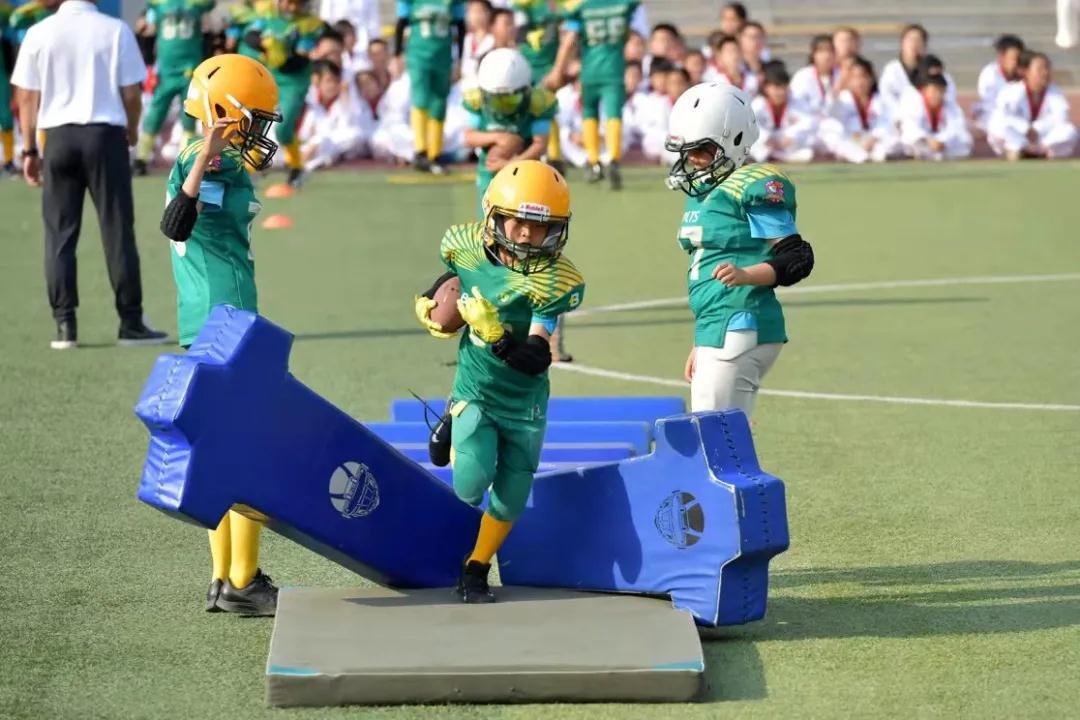 一百多人体育节开场,体育1000人活动