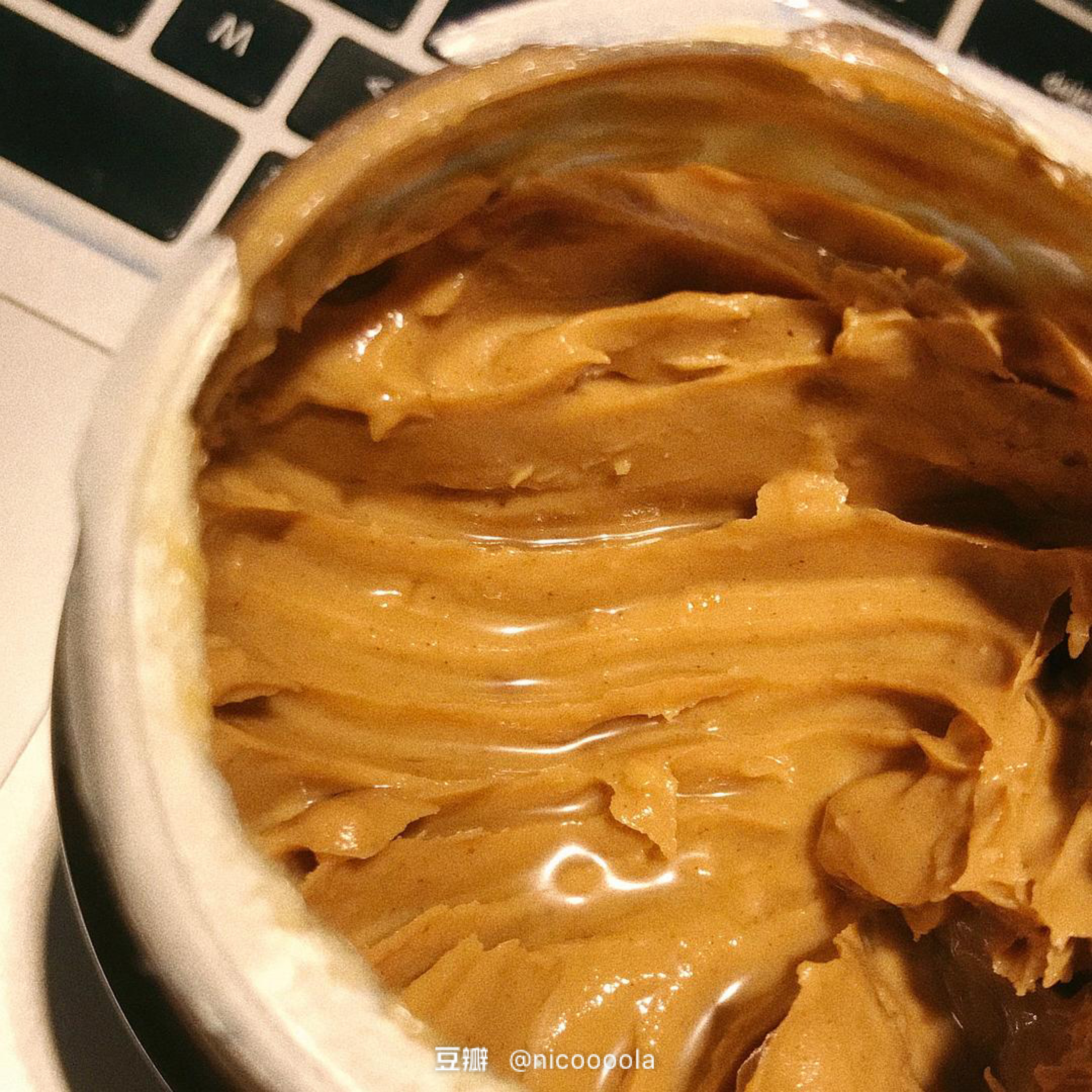 我在办公室的抽屉里，藏了一间小型超市