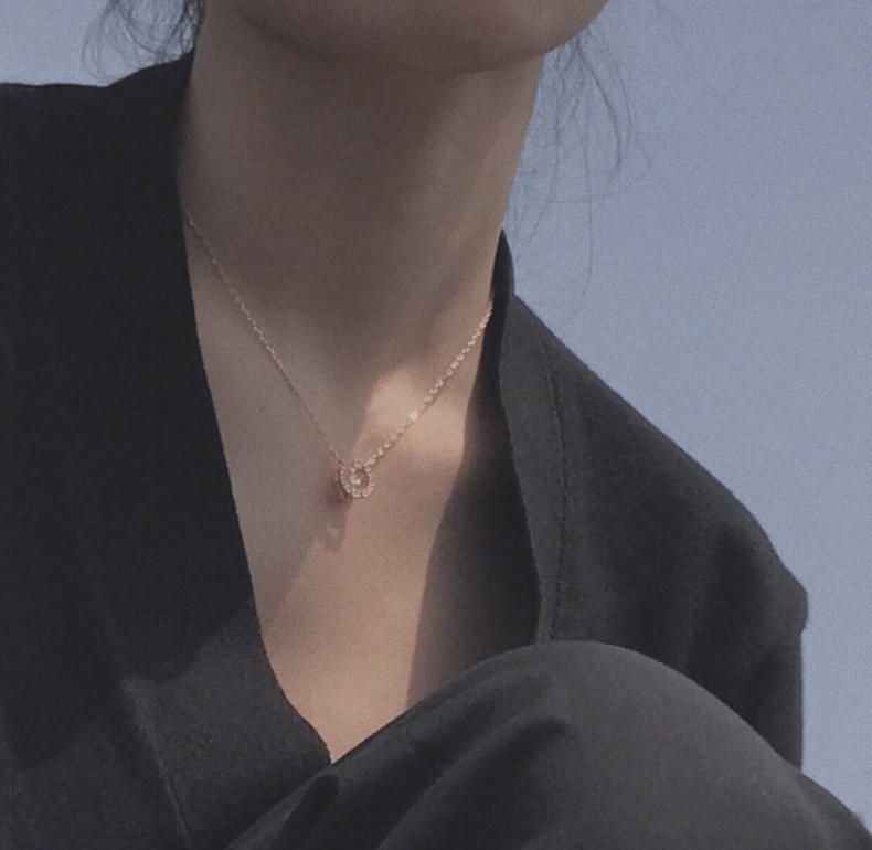 冬天的锁骨链也可以很美,美到惊艳的锁骨链