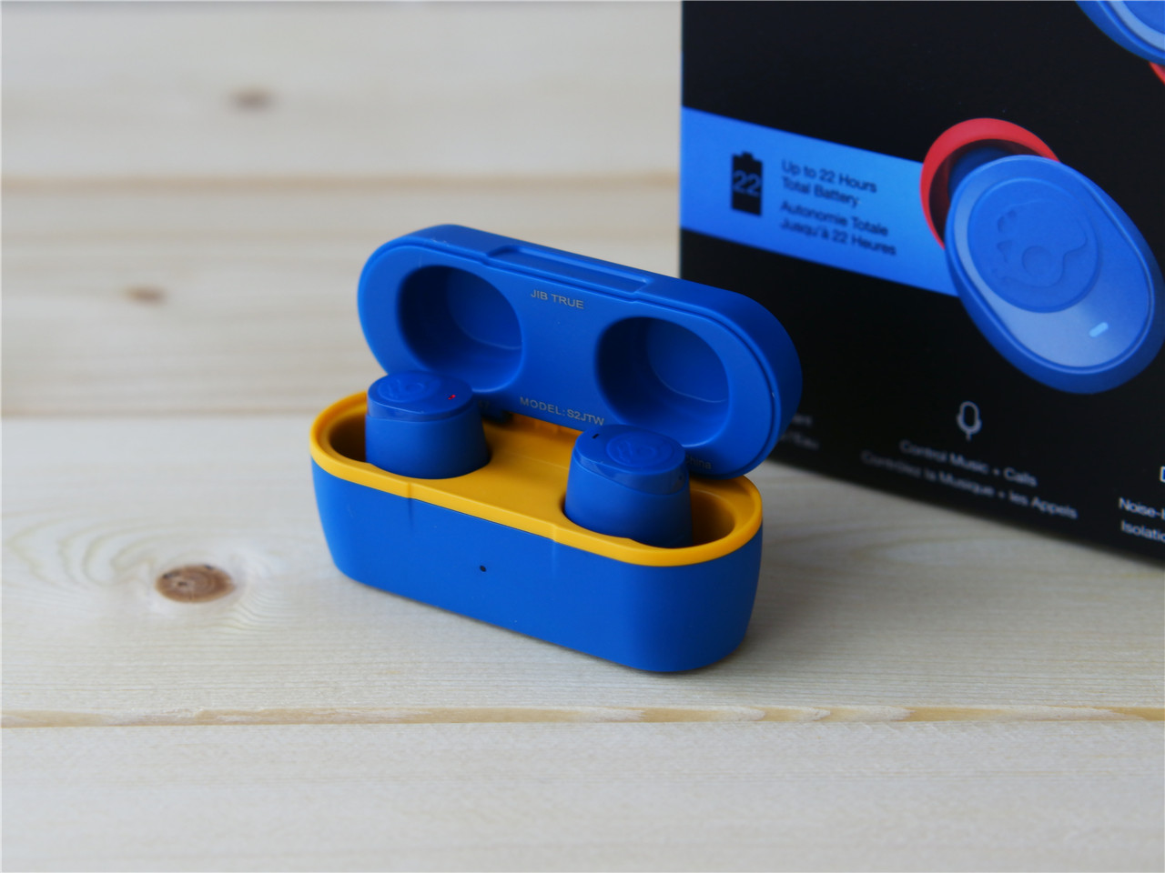 SkullcandyHESHEVO无线头戴蓝牙耳机,骷髅头吉布豆蓝牙耳机测评