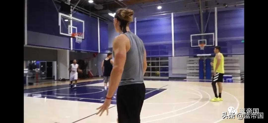 两层三秒区、三条三分线？看完这些感觉不认识篮球场了