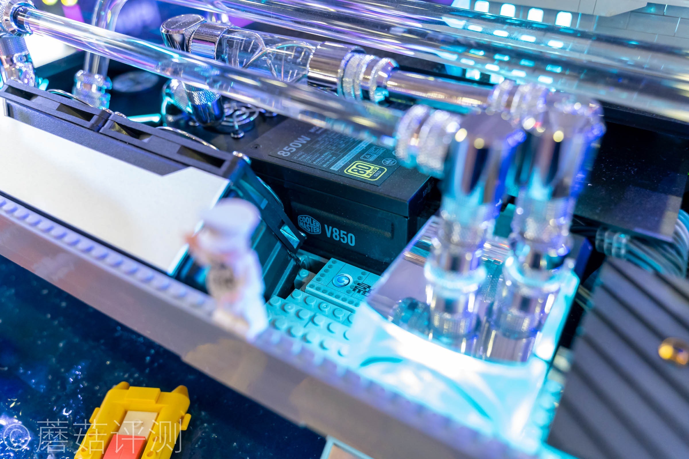 又有啥好玩的？蘑菇带你逛ChinaJoy2021，硬件、车和漂亮的小姐姐